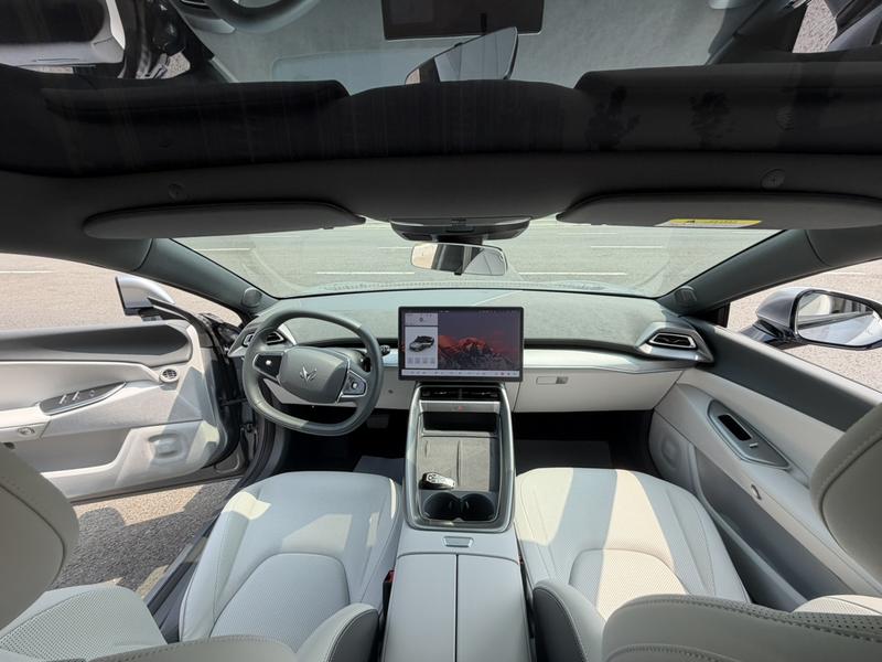 BAIC Arcfox Alpha S5, 2025 — фото 9 из 12