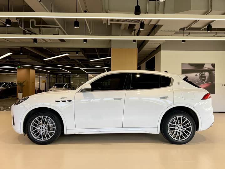 Maserati Grecale, 2022 — фото 3 из 9