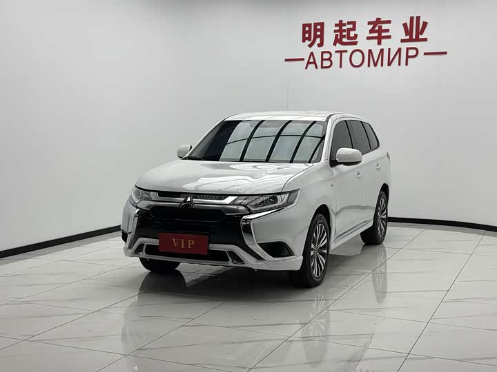 Mitsubishi Outlander, 2023 — фото 4 из 9