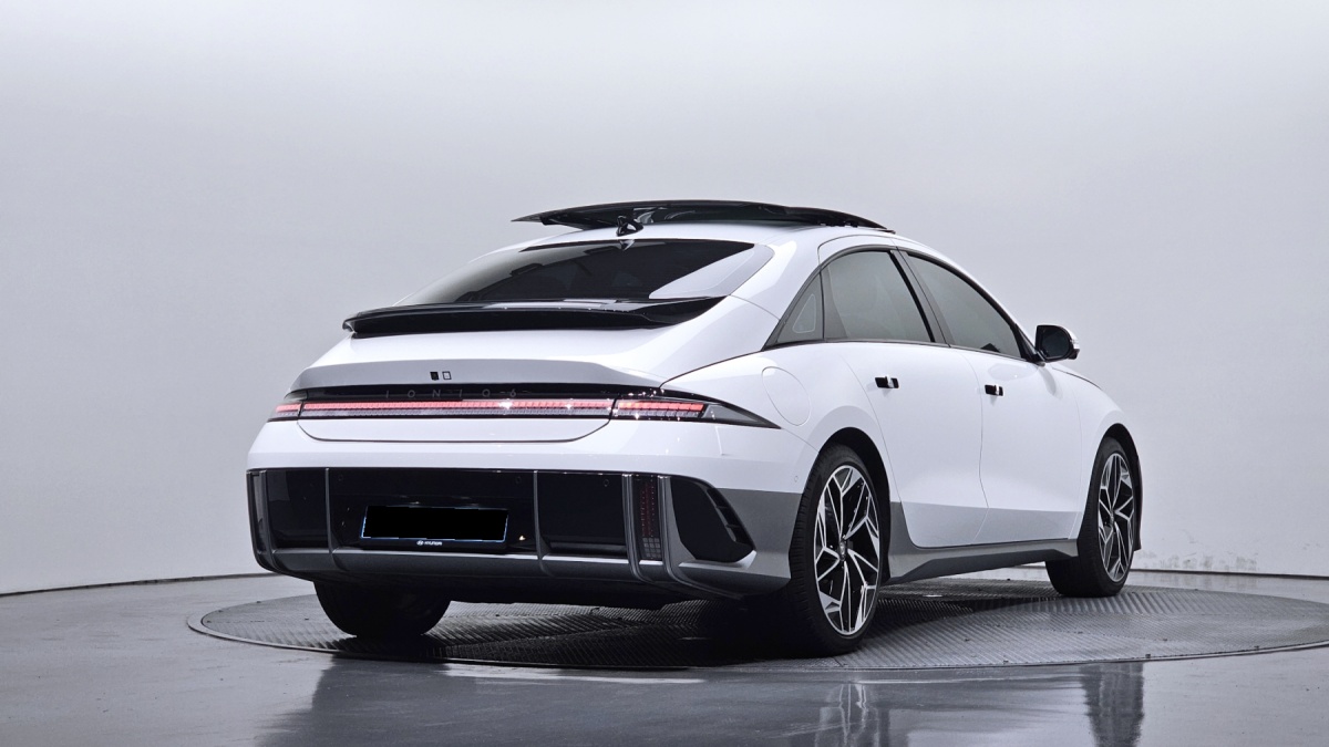 Hyundai Ioniq 6, 2022 — фото 2 из 12