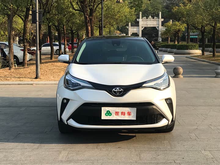 Toyota C-HR, 2022 — фото 2 из 9