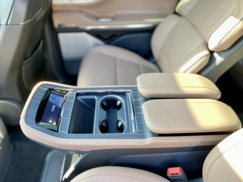 Lincoln Navigator, 2025 — фото 9 из 12