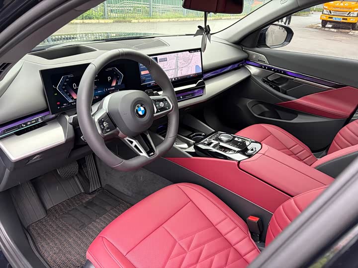 BMW 5 Series, 2026 — фото 9 из 9