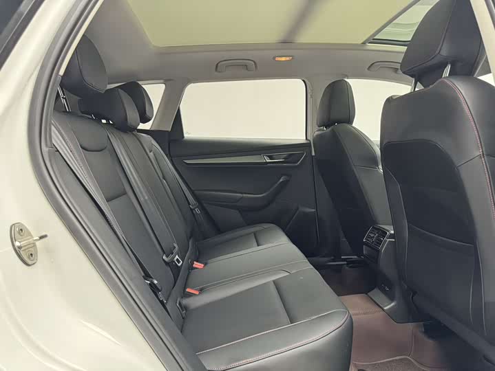 Skoda Karoq, 2023 — фото 9 из 9