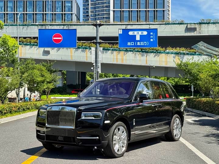 Rolls-Royce Cullinan, 2024 — фото 3 из 9