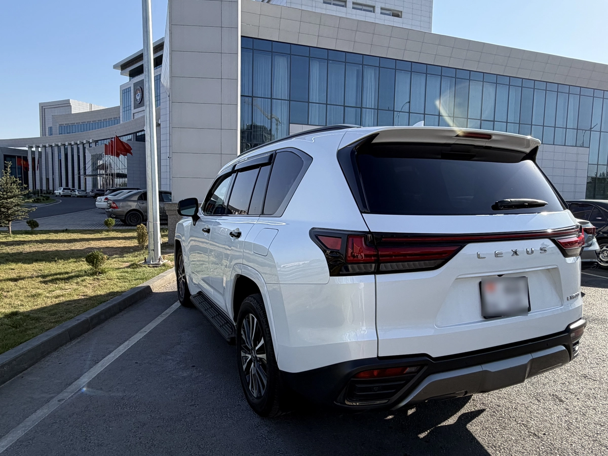 Lexus LX, 2023 — фото 4 из 11