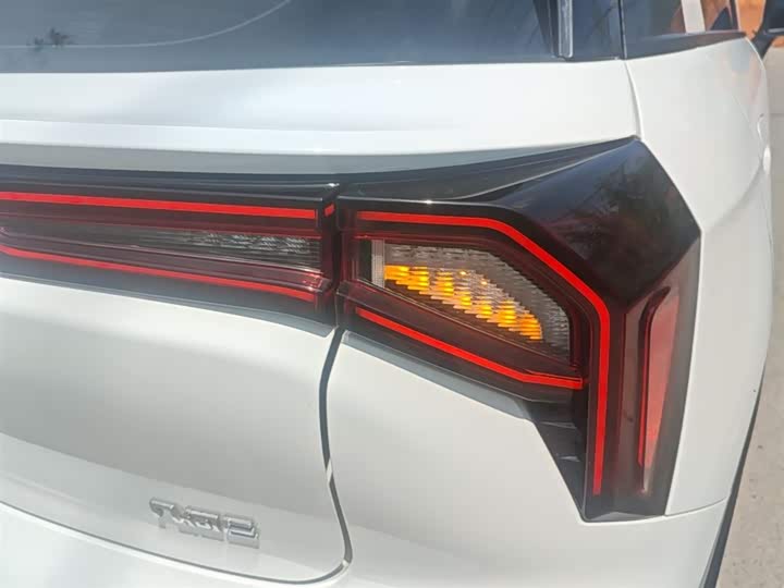 Geely Geometry E Firefly, 2023 — фото 8 из 9