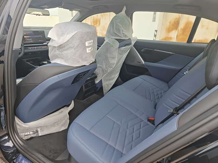 BMW i5, 2025 — фото 7 из 9