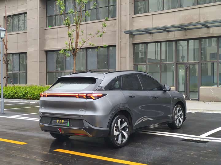 BAIC Arcfox Alpha T5, 2025 — фото 7 из 9