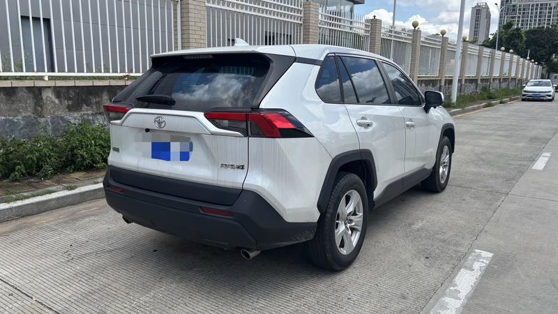 Toyota RAV4, 2023 — фото 6 из 10