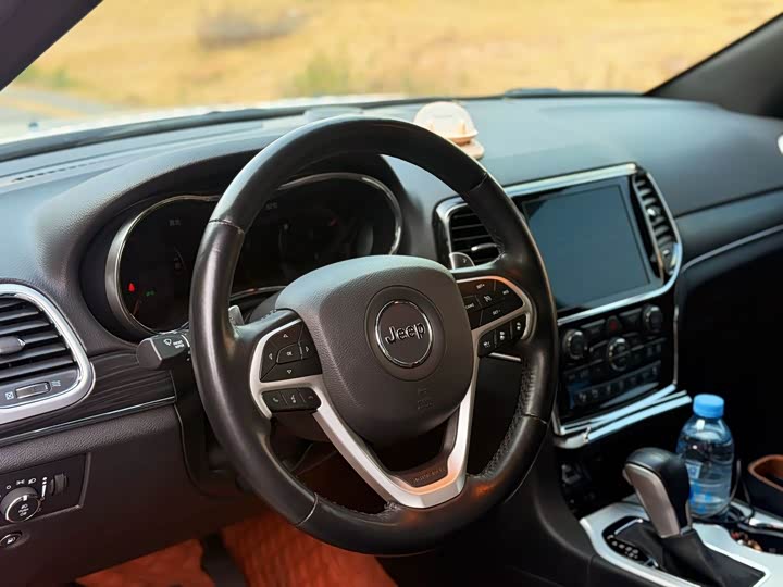 Jeep Grand Cherokee, 2022 — фото 12 из 12