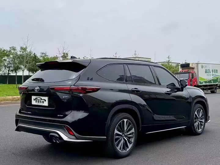 Toyota Crown Kluger, 2025 — фото 9 из 9