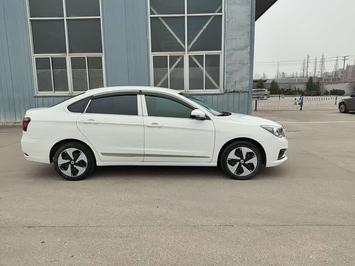 Dongfeng Aeolus E70, 2022 — фото 4 из 9