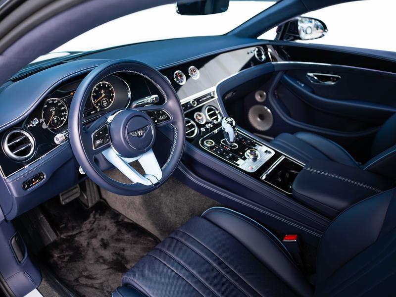 Bentley Continental GT, 2023 — фото 8 из 12