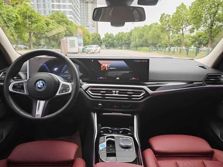 BMW i3, 2023 — фото 5 из 9