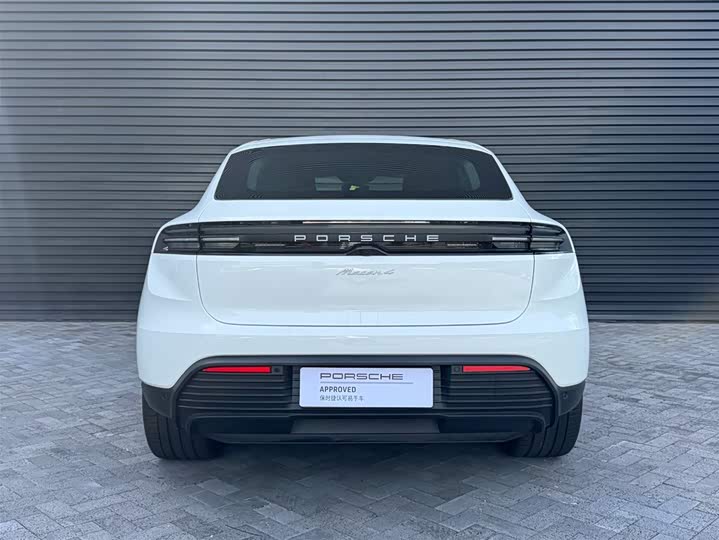 Porsche Macan EV, 2025 — фото 7 из 9