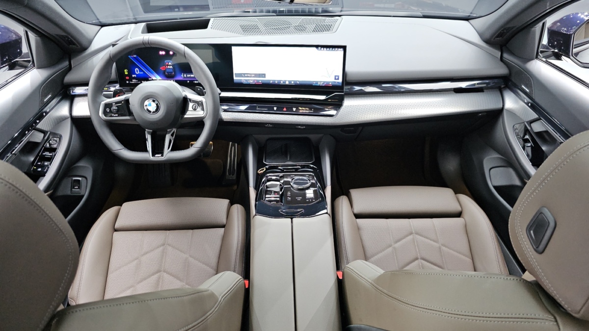 BMW 5 Series, 2025 — фото 6 из 12