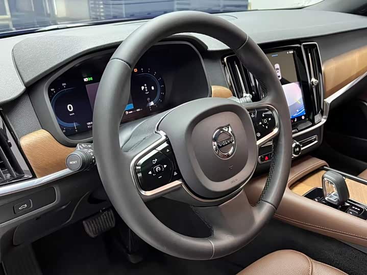 Volvo S90, 2022 — фото 7 из 9