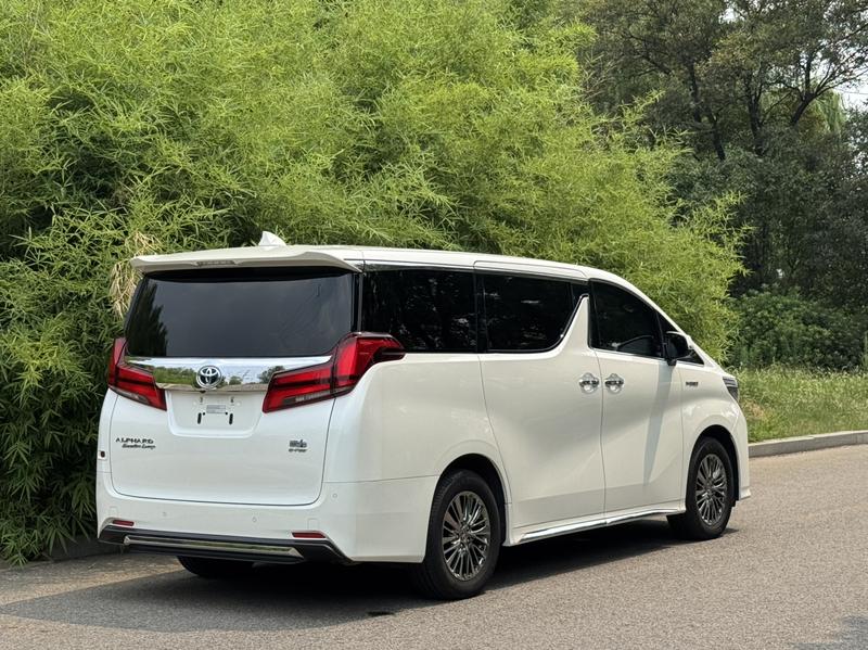 Toyota Alphard, 2022 — фото 6 из 12