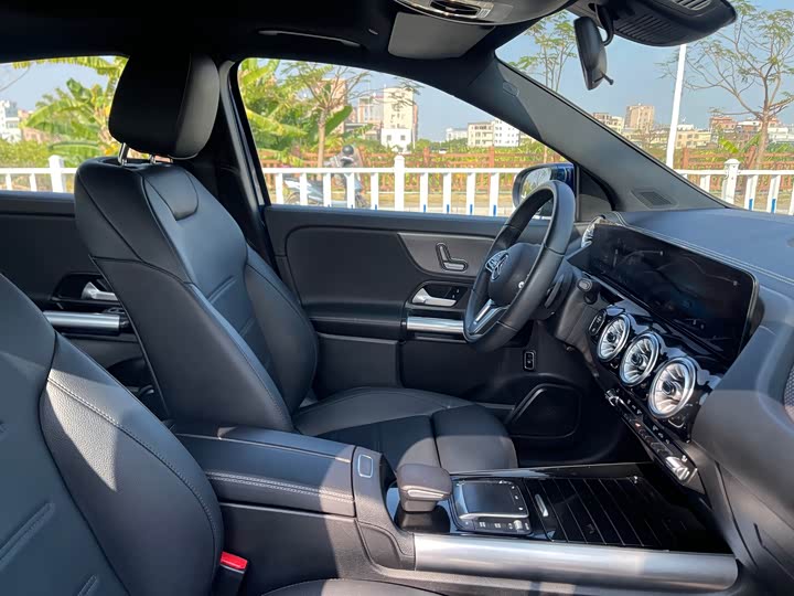 Mercedes-Benz GLA-Class, 2023 — фото 8 из 9