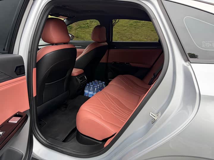Geely Galaxy L6, 2025 — фото 6 из 9