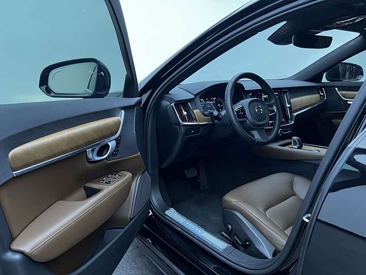 Volvo S90, 2024 — фото 8 из 9