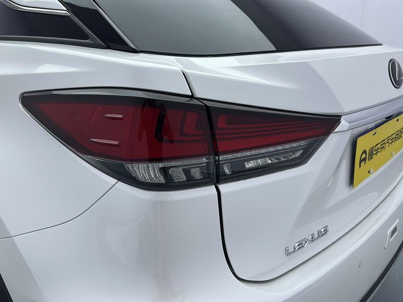 Lexus RX, 2022 — фото 10 из 12