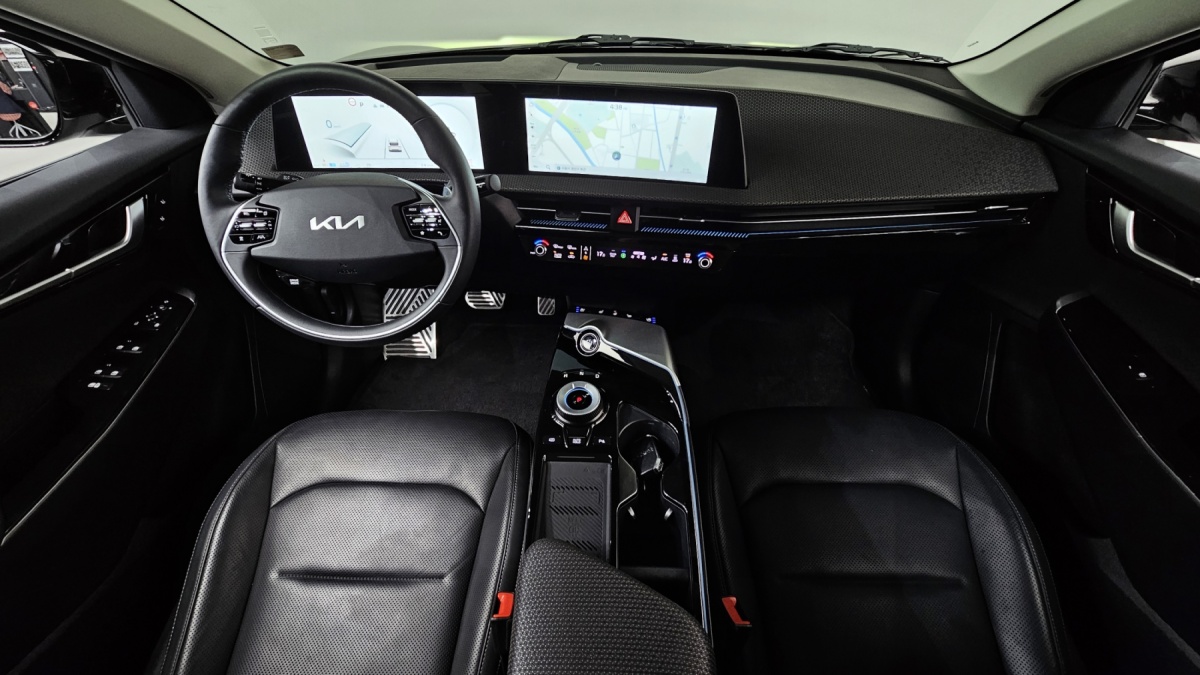 Kia EV6, 2023 — фото 7 из 12