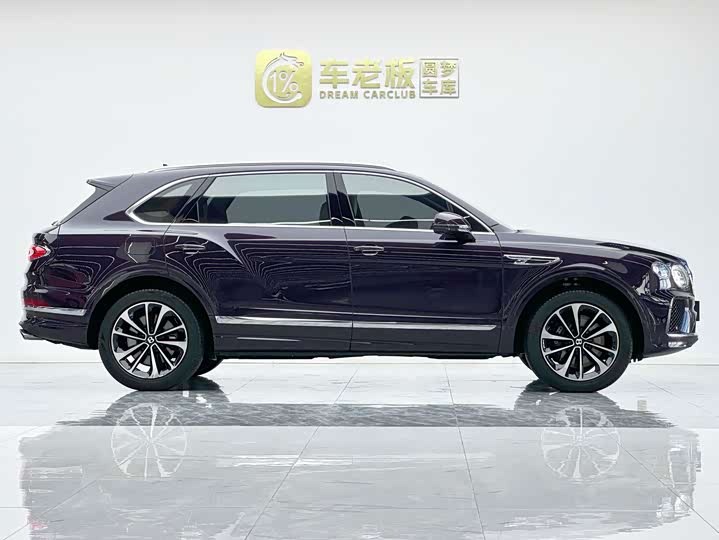 Bentley Bentayga, 2025 — фото 7 из 9