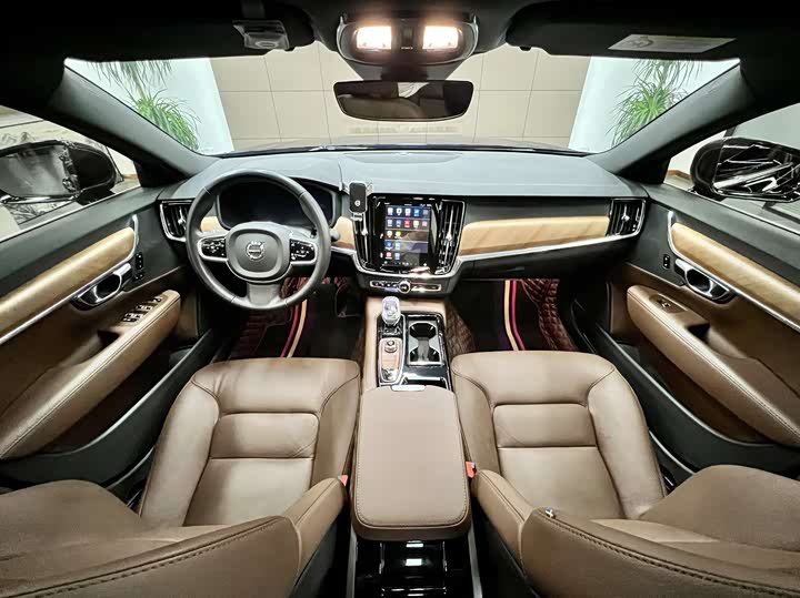 Volvo S90 Hybrid, 2024 — фото 6 из 9