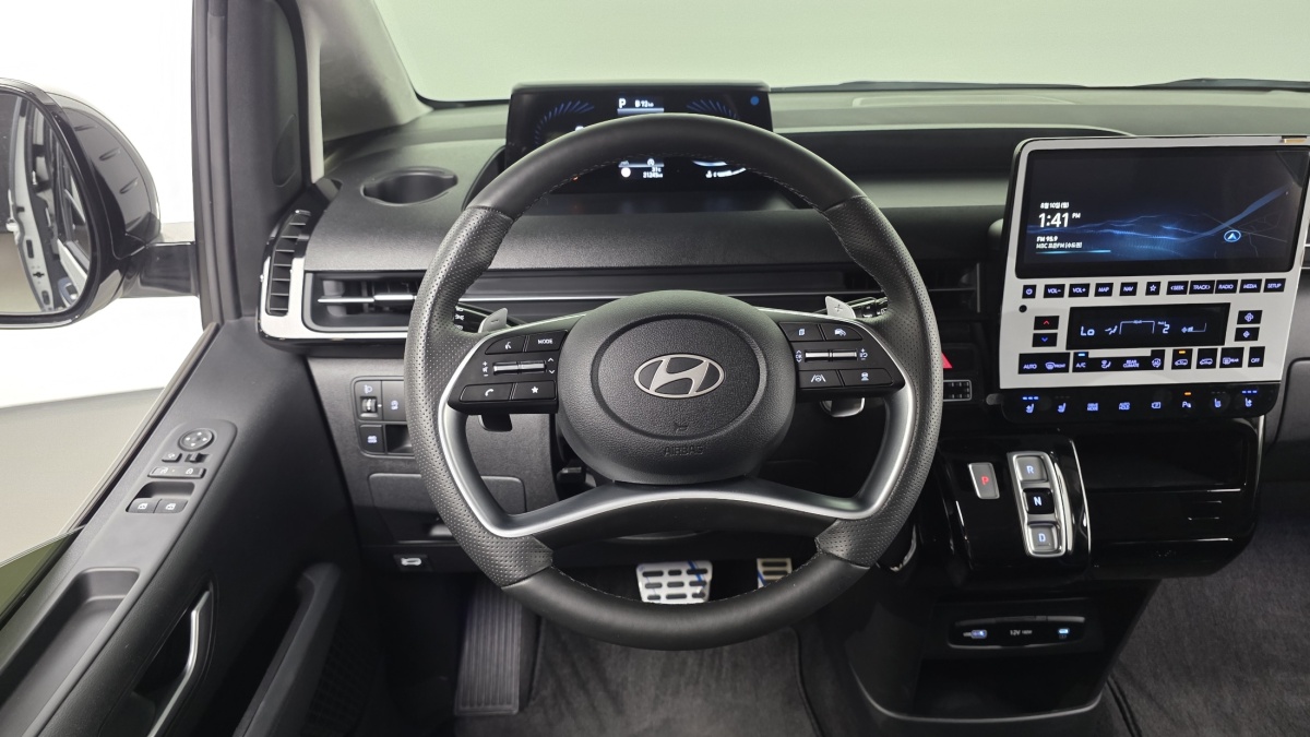 Hyundai Staria, 2025 — фото 12 из 12