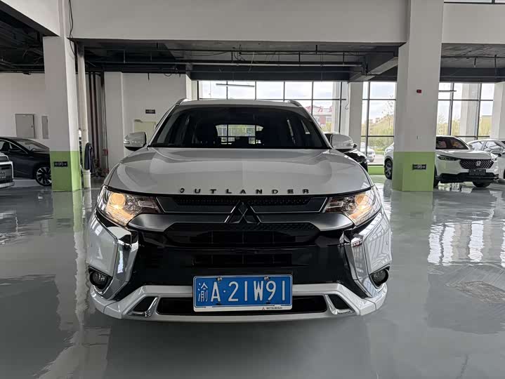 Mitsubishi Outlander, 2021 — купить в Курске под ключ