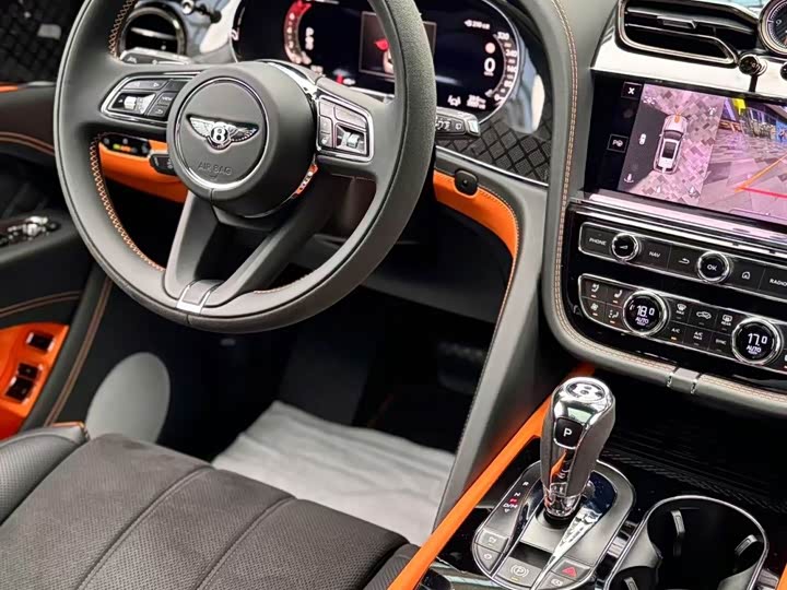 Bentley Bentayga, 2025 — фото 2 из 9