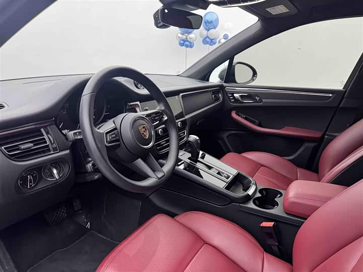 Porsche Macan, 2024 — фото 6 из 9