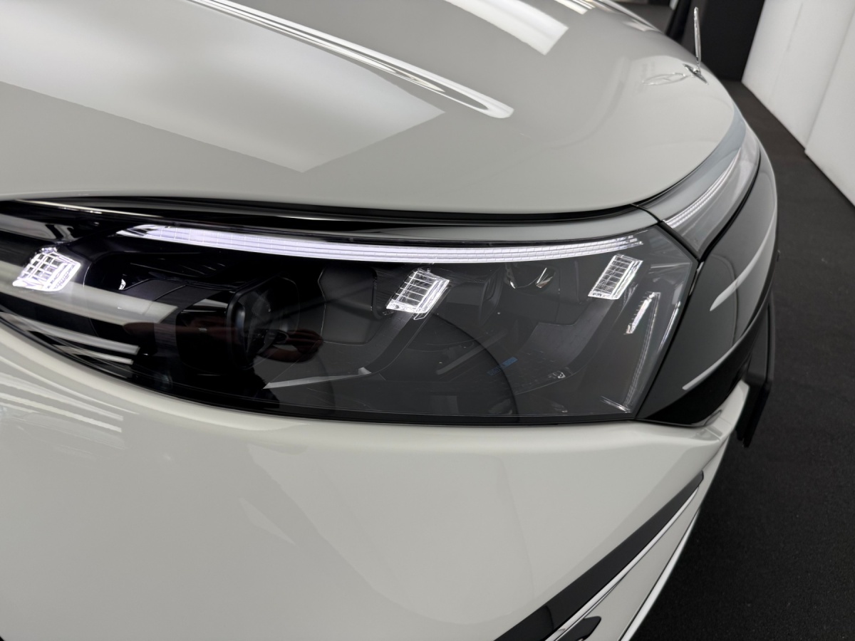 Mercedes-Benz EQS, 2025 — фото 12 из 12