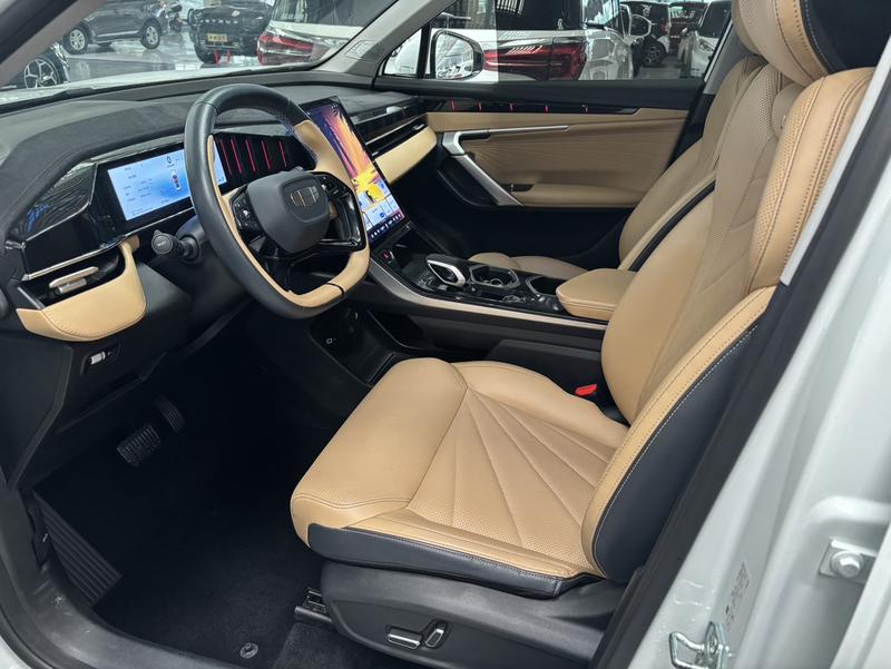 Geely Atlas L, 2023 — фото 8 из 11