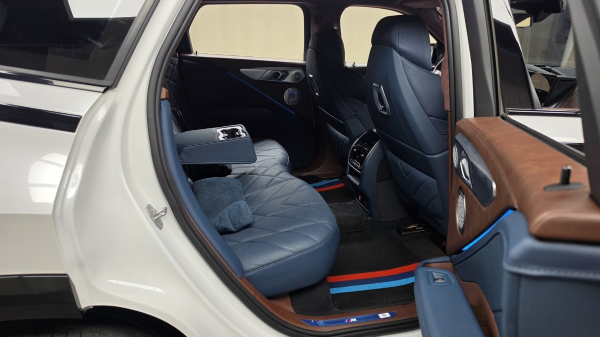 BMW XM, 2023 — фото 11 из 12