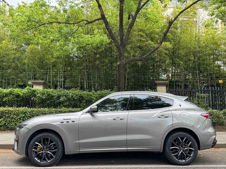 Maserati Levante, 2021 — фото 3 из 9