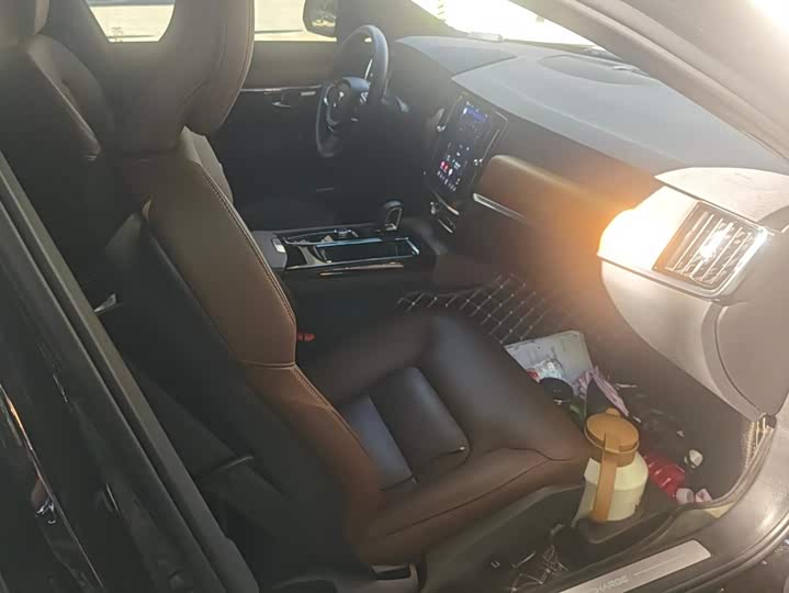 Volvo S90 Hybrid, 2023 — фото 8 из 9