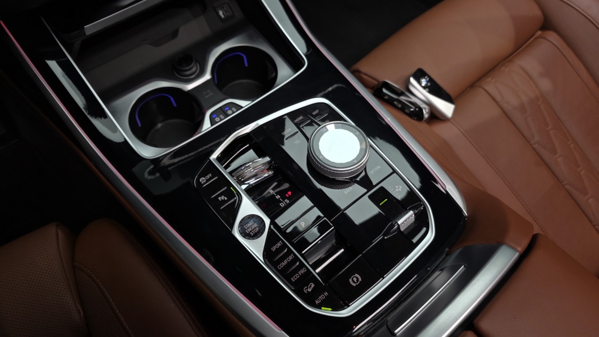 BMW X7, 2023 — фото 8 из 12