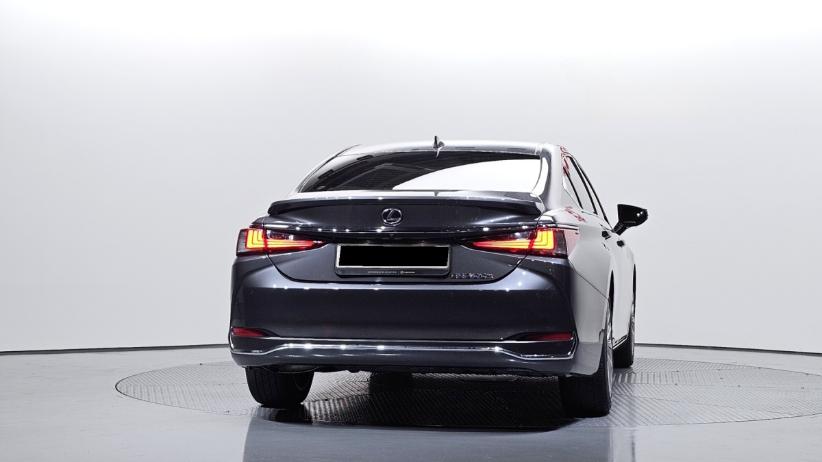 Lexus ES, 2022 — фото 4 из 12