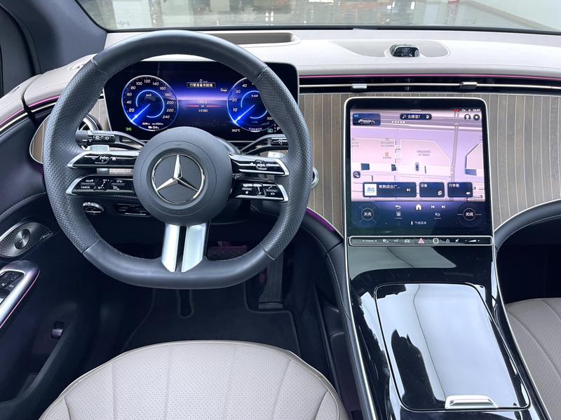 Mercedes-Benz EQE SUV, 2024 — фото 9 из 12