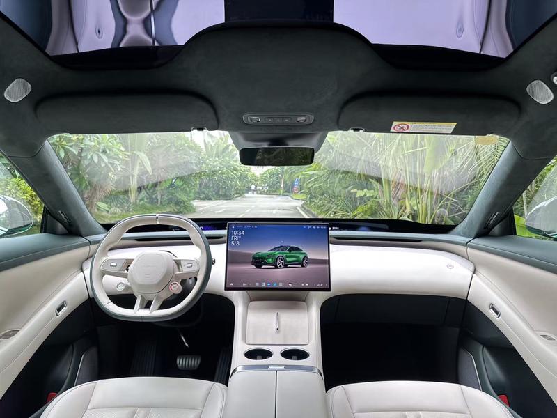 Xiaomi YU7, 2025 — фото 7 из 12