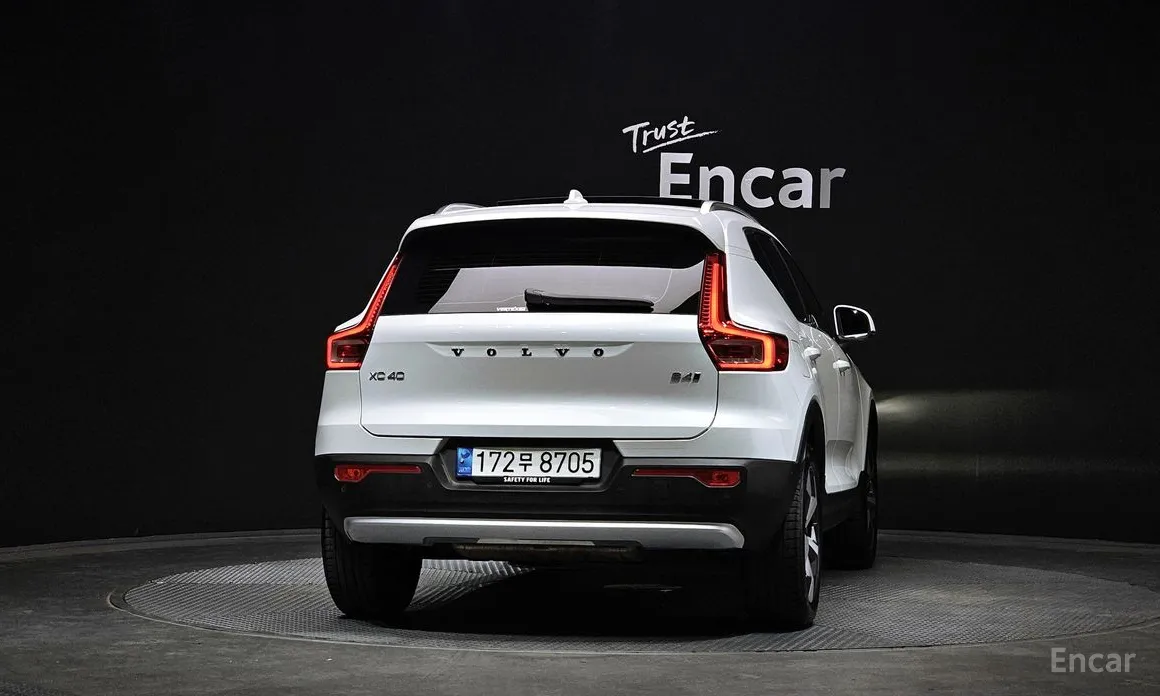 Volvo XC40, 2023 — фото 4 из 12