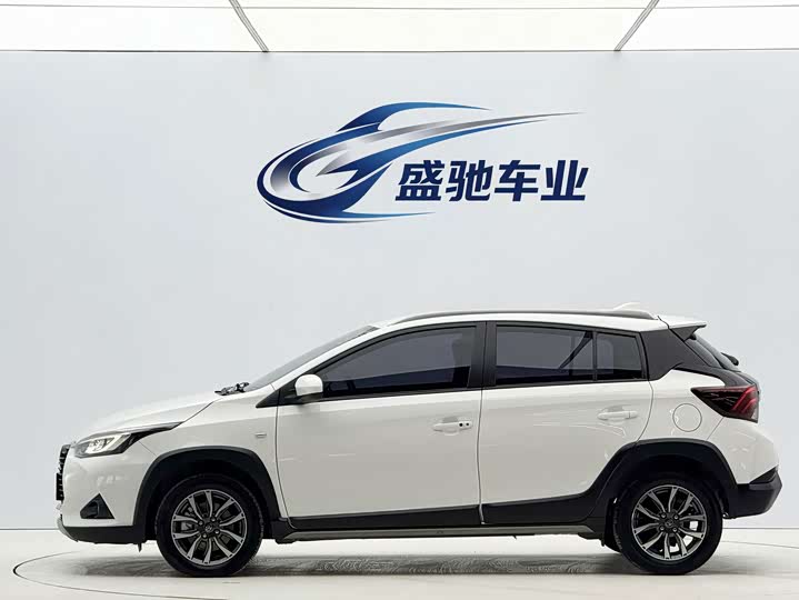 Toyota Yaris L Hatchback, 2022 — фото 7 из 9