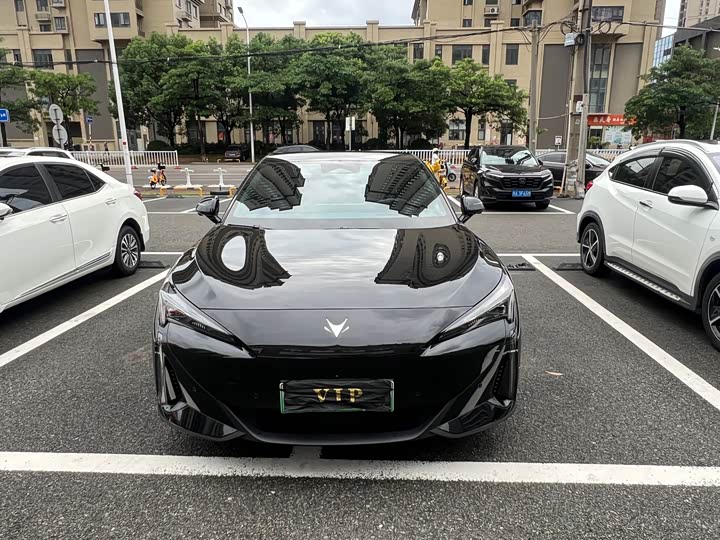 BAIC Arcfox Alpha S5, 2026 — фото 2 из 9