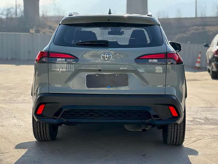 Toyota Corolla Cross, 2022 — фото 8 из 9
