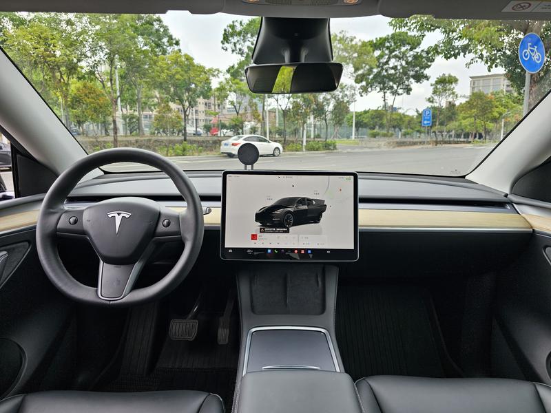 Tesla Model Y, 2022 — фото 8 из 12