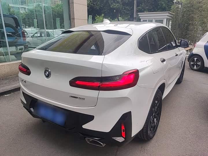 BMW X4, 2023 — фото 7 из 9