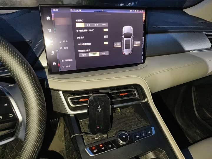 Wey Macchiato DHT Hybrid, 2022 — фото 6 из 9